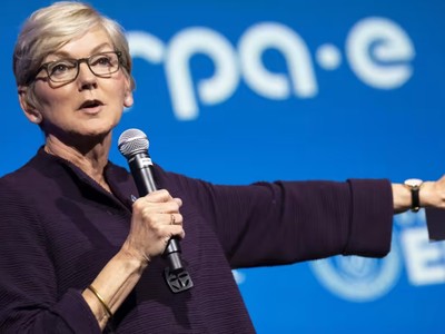 Bà Jennifer Granholm, Bộ trưởng Năng lượng Mỹ.
