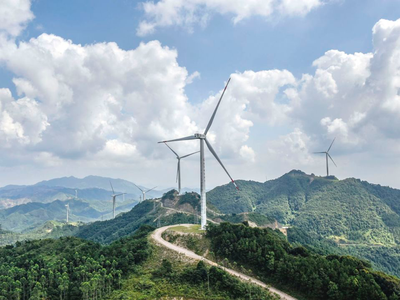 Trung Quốc sắp vượt mục tiêu năng lượng gió và mặt trời sớm hơn 5 năm