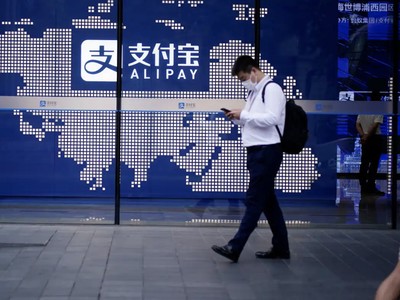 Visa và Mastercard hiện có thể được sử dụng trên các ứng dụng thanh toán lớn nhất của Trung Quốc