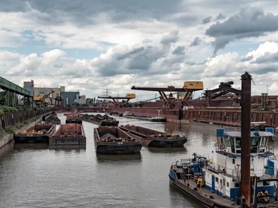 Hạn hán đe dọa tuyến thương mại đường sông lớn của châu Âu