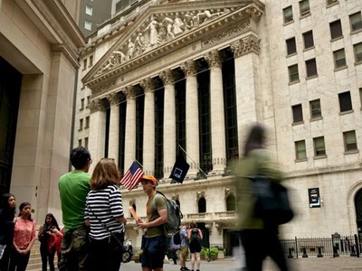 Thế giới bị thống trị bởi "trái phiếu rác" sau khi Mỹ hạ bậc xếp hạng tín nhiệm