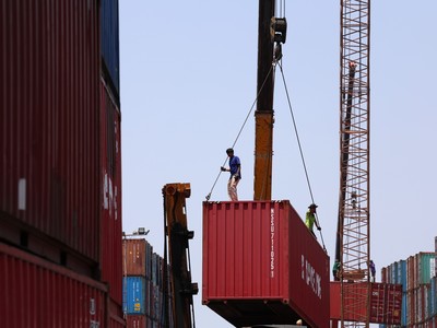 Các nhà đầu tư tự tin có thể đối đầu với những thách thức của thương mại toàn cầu