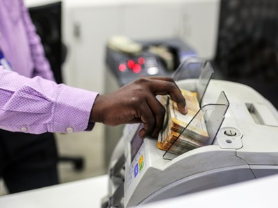 Các ngân hàng trung ương châu Á sáng tạo biện pháp tiền tệ để bảo vệ đồng nội tệ