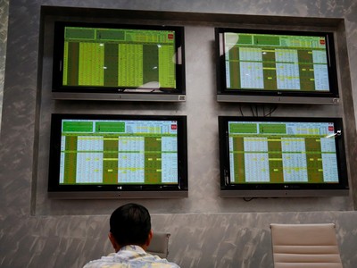 Reuters: Việt Nam sắp có bước tiến trong việc nâng hạng lên thị trường mới nổi thứ cấp