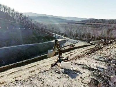 Chuỗi cung ứng pin xe điện toàn cầu lại đối mặt với thách thức trước động thái mới của Trung Quốc