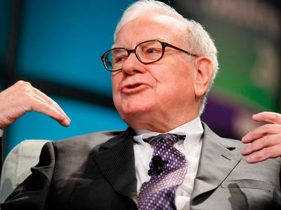 Berkshire Hathaway của Warren Buffett tăng lượng tiền mặt nắm giữ lên mức kỷ lục mới