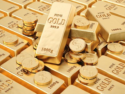 Giá vàng thế giới tăng vọt lên mức kỷ lục mới 2.100 USD