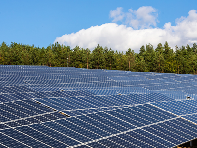 Ngành năng lượng mặt trời của Mỹ tăng trưởng kỷ lục vào năm 2023 