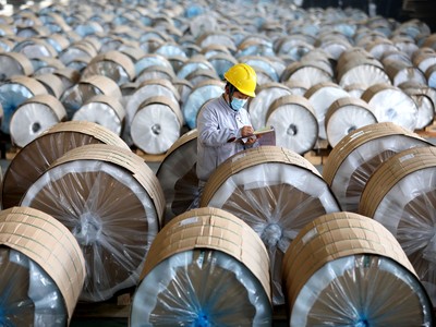 Thị trường hàng hóa đang trong tình trạng siêu thắt chặt