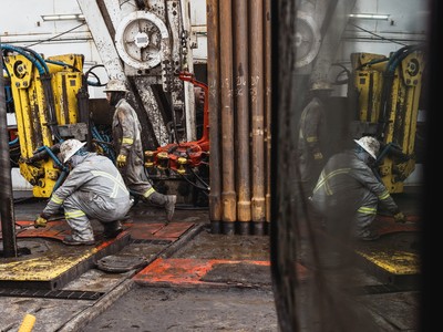 Ấn Độ đẩy mạnh mua dầu thô của Mỹ khi các lệnh trừng phạt ngăn chặn dòng chảy dầu của Nga