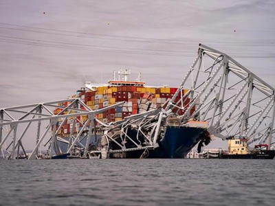 Tàu container Dali đâm vào cầu Francis Scott Key khiến sập cầu xuống sông Patapsco ở Baltimore, Maryland, Mỹ vào ngày 26/3/2024