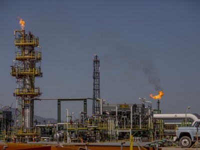 Mexico tạm dừng một phần xuất khẩu dầu