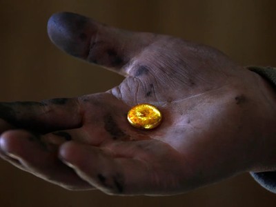 Hai câu chuyện chính khiến giá hàng hoá tăng vọt