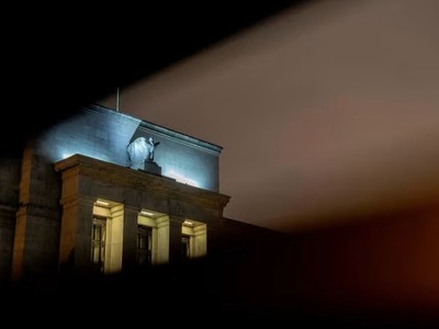 Các ngân hàng trung ương lớn không thay đổi lãi suất trong tháng 4