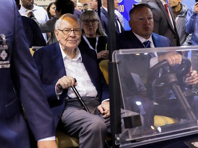 Warren Buffett đặt cược vào xu hướng thị trường chứng khoán giảm