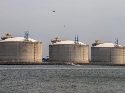 Tình trạng dư thừa khí đốt toàn cầu có thể diễn ra vào năm 2026