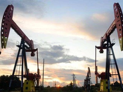 Sản lượng dầu thô của OPEC ổn định trong khi các thành viên chủ chốt bỏ qua hạn ngạch