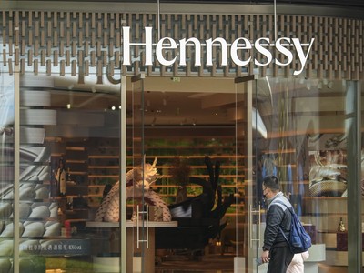 Trung Quốc tăng cường điều tra rượu mạnh nhập khẩu từ EU