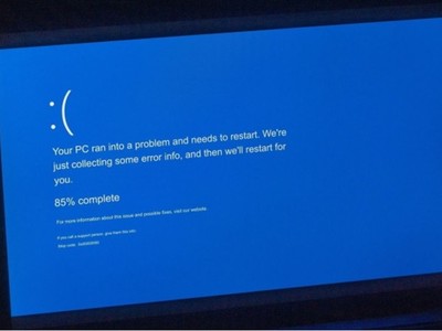 Các chuyên gia cảnh báo sự cố ngừng hoạt động công nghệ thông tin toàn cầu có thể mất vài tuần để giải quyết