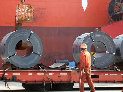 Thép Trung Quốc tiếp tục tràn ngập thị trường toàn cầu và và đẩy giá xuống