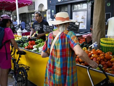 Lạm phát dai dẳng làm phức tạp thêm động thái lãi suất tiếp theo của ECB