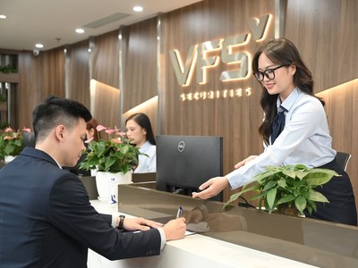 Chứng khoán Nhất Việt (VFS) bị xử phạt do cho người nội bộ vay sai quy định và cho khách hàng rút tiền vượt sức mua
