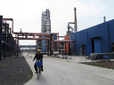 Các nhà sản xuất hóa dầu chiến đấu với tình trạng dư thừa toàn cầu