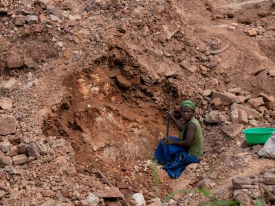 Trung Quốc thúc đẩy sự gia tăng sản lượng lithium ở châu Phi 