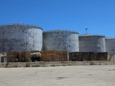 Giá dầu giảm xuống mức thấp nhất trong năm nay