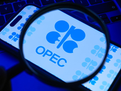 OPEC+ tập trung vào việc tuân thủ hạn ngạch sản xuất sau khi hoãn tăng sản lượng