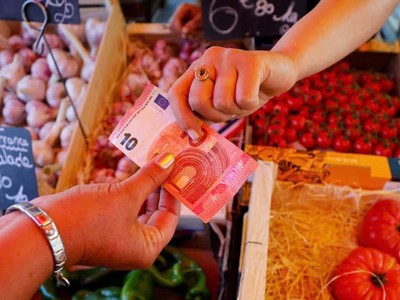 Lo ngại về chiến tranh thương mại đẩy đồng euro xuống mức thấp nhất 2 năm