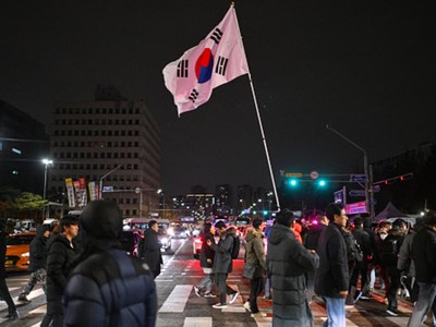 Thị trường tài chính Hàn Quốc chịu ảnh hưởng hạn chế từ lệnh thiết quân luật