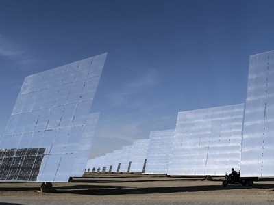 Ngành công nghiệp năng lượng mặt trời của Trung Quốc chật vật với tình trạng dư thừa công suất