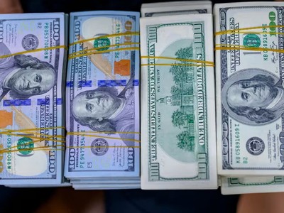 Tiền tệ thị trường mới nổi giảm mạnh nhất trong 2 năm