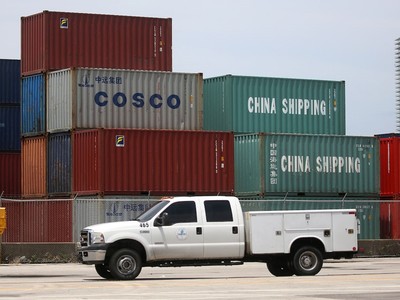 Các nhà nhập khẩu Mỹ đẩy mạnh mua hàng từ Trung Quốc trước nguy cơ thuế quan