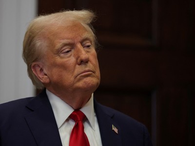 Ông Trump tiếp tục đưa ra thông báo mới về thuế quan liên quan tới EU và Trung Quốc