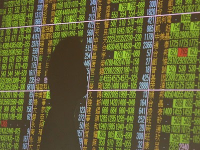 Thị trường chứng khoán châu Á lao dốc khi cuộc khủng hoảng thuế quan toàn cầu có nguy cơ leo thang