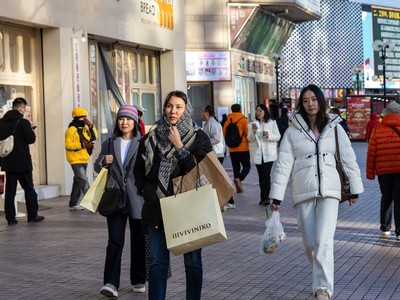 Hoạt động sản xuất của Trung Quốc giảm mạnh nhất trong sáu tháng