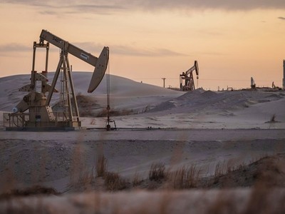 EU hạ mức trần giá dầu thô của Nga theo gói trừng phạt mới nhất