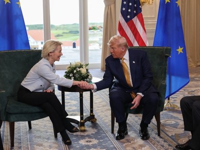 Tổng thống Trump công bố thỏa thuận thương mại với EU