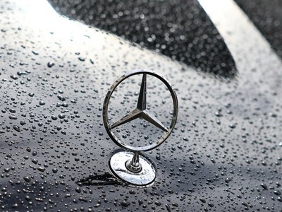 Các hãng xe lớn của phương Tây đối mặt với thách thức thời đa khủng hoảng