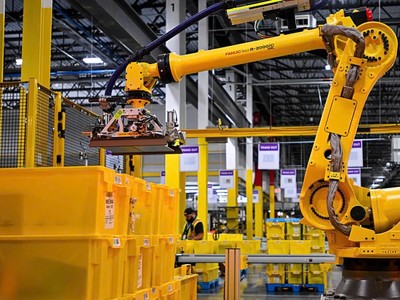 Mỹ mở rộng mạng lưới thuế quan sang robot và thiết bị y tế