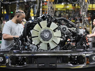 Bài toán chi phí và sự bất ổn tiếp tục thử thách khả năng phục hồi của ngành công nghiệp ô tô Mỹ