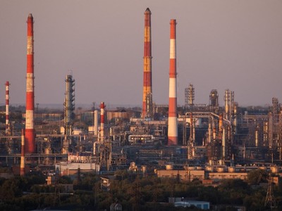 Trung Quốc và Ấn Độ có thể đối mặt với cú sốc nguồn cung khi Mỹ nhắm vào các công ty dầu mỏ của Nga