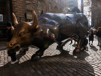 Thị trường chứng khoán thắng lớn trong năm 2025 và triển vọng cho năm mới