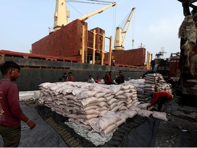 Giá đường xuống mức thấp nhất nhiều năm do nguồn cung toàn cầu tăng mạnh