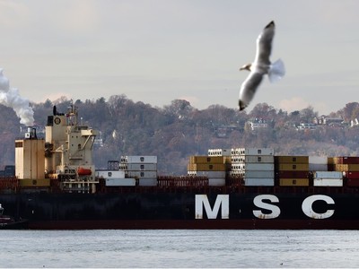 Tòa án Tối cao Mỹ trì hoãn quyết định thuế quan của Tổng thống Trump