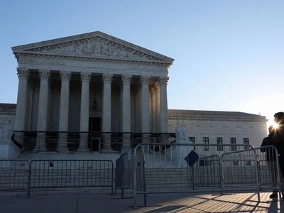 Tòa án Tối cao Mỹ tỏ dấu hiệu do dự trước đề nghị sa thải Thống đốc Fed Lisa Cook 