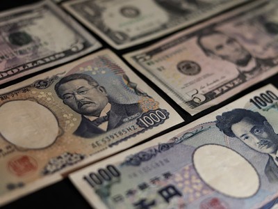 Biến động trên thị trường tiền tệ tăng vọt