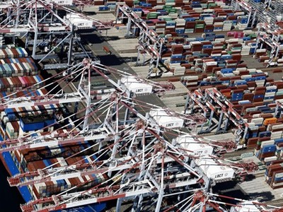 Thâm hụt thương mại của Mỹ tăng mạnh trở lại trong tháng 11